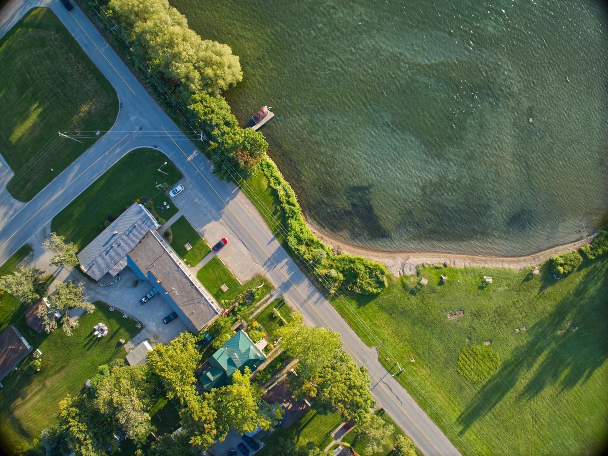 Lakeside Inn Orillia Εξωτερικό φωτογραφία