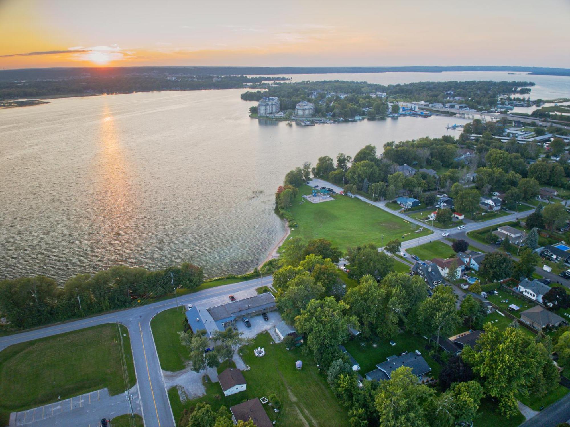 Lakeside Inn Orillia Εξωτερικό φωτογραφία