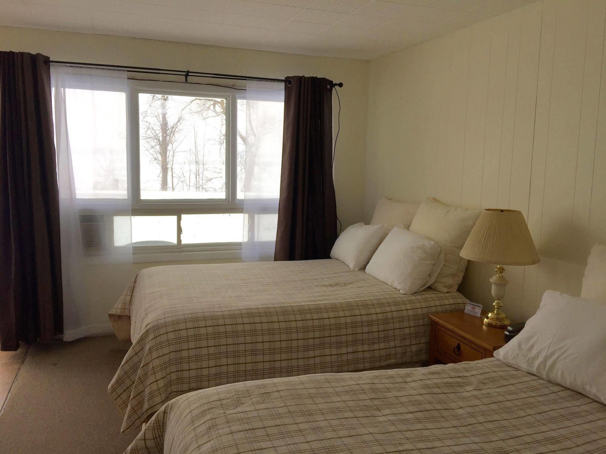 Lakeside Inn Orillia Εξωτερικό φωτογραφία